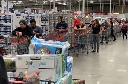 美國(guó)肯德基已經(jīng)無(wú)雞可炸了,冬天還會(huì)遠(yuǎn)嗎